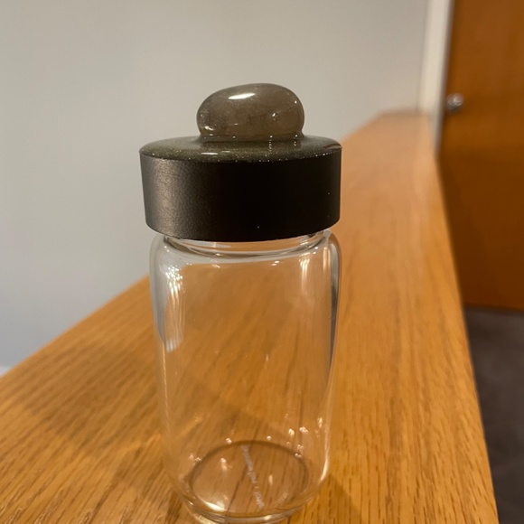 Spice jar with resin art and crystal - Picture 2 of 3